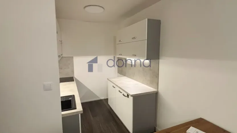 Pronájem bytu 2+kk, Praha, Borovanského, 45 m2