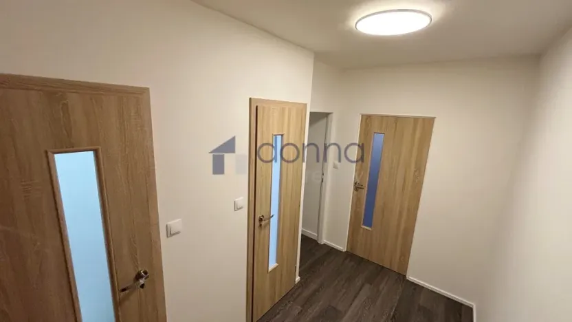 Pronájem bytu 2+kk, Praha, Borovanského, 45 m2