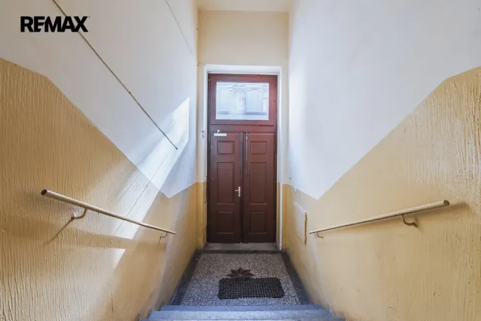 Pronájem bytu 1+1, Praha - Holešovice, Letohradská, 40 m2