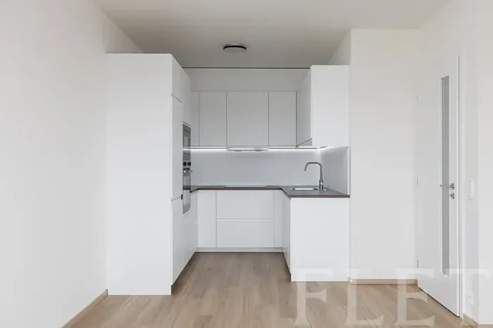 Pronájem bytu 2+kk, Praha - Hloubětín, Waltariho, 52 m2