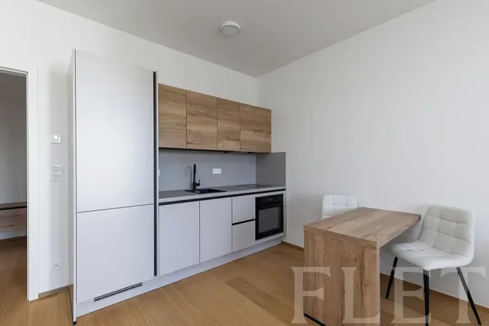 Pronájem bytu 1+kk, Praha - Hrdlořezy, V třešňovce, 36 m2