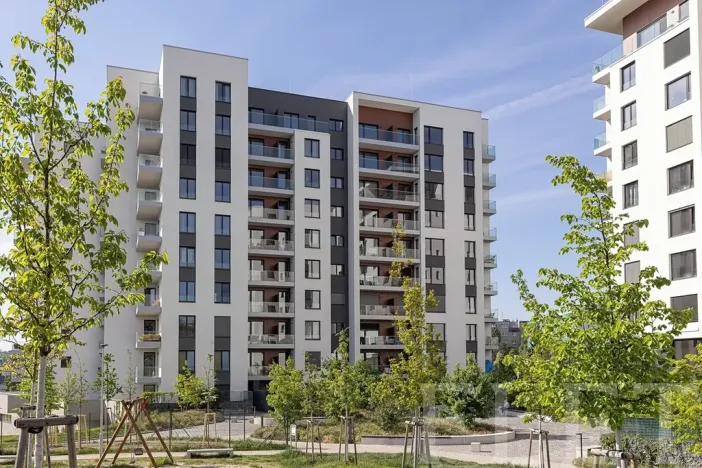 Pronájem bytu 1+kk, Praha - Hrdlořezy, V třešňovce, 36 m2