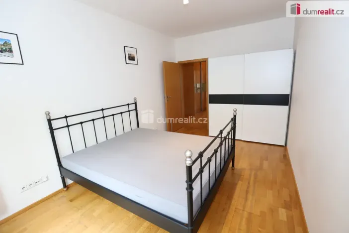 Pronájem bytu 2+kk, Praha - Žižkov, Jeseniova, 60 m2