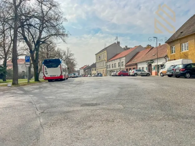 Prodej vícegeneračního domu, Kostelec nad Labem, nám. Komenského, 120 m2