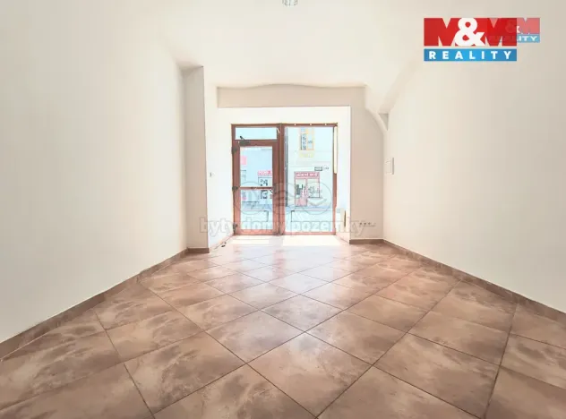 Pronájem obchodního prostoru, Slaný, Husova, 23 m2