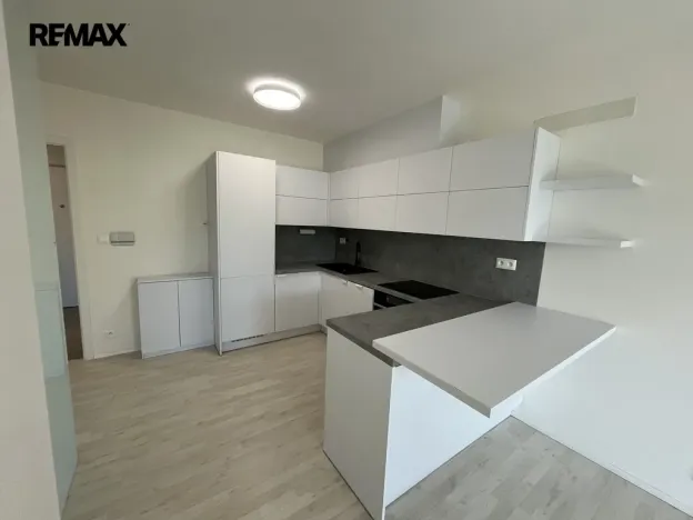 Pronájem bytu 1+kk, Zlín, Čepkovská, 28 m2