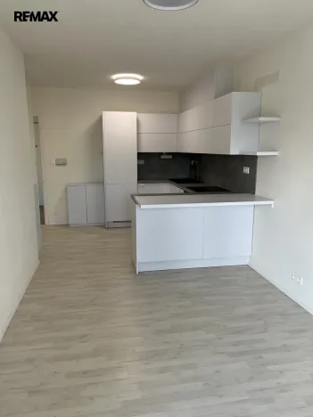 Pronájem bytu 1+kk, Zlín, Čepkovská, 28 m2