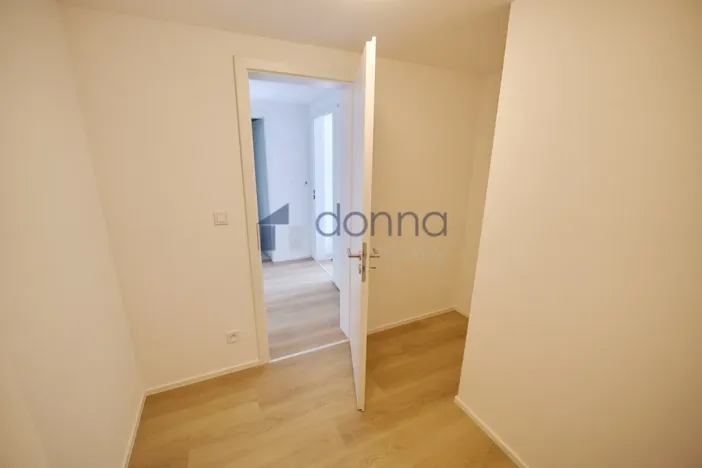 Pronájem bytu 1+kk, Praha, Libušská, 44 m2