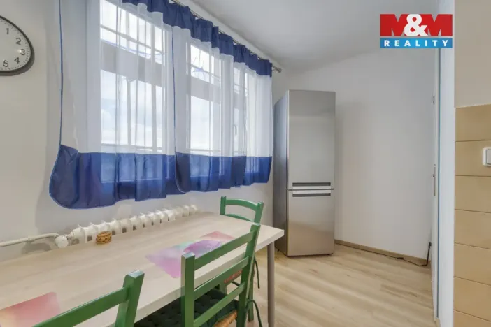 Prodej bytu 3+1, Hrádek - Nová Huť, 1. máje, 67 m2