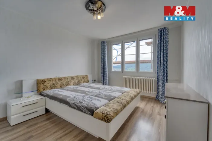 Prodej bytu 3+1, Hrádek - Nová Huť, 1. máje, 67 m2