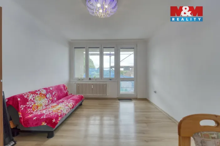 Prodej bytu 3+1, Hrádek - Nová Huť, 1. máje, 67 m2