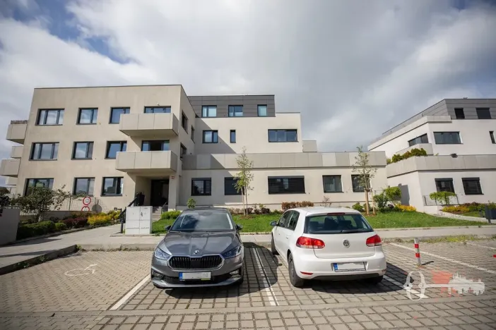 Prodej bytu 2+kk, Horoměřice, Karla IV., 55 m2