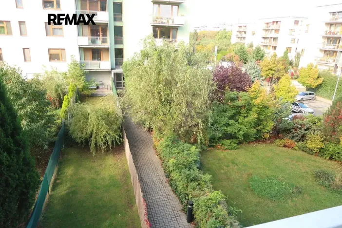 Pronájem bytu 1+kk, Praha - Hloubětín, Nepelova, 30 m2