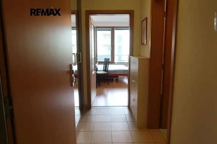 Pronájem bytu 1+kk, Praha - Hloubětín, Nepelova, 30 m2