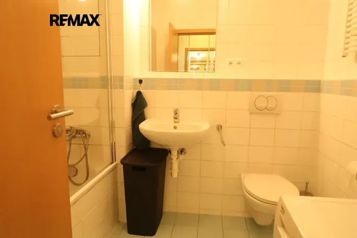 Pronájem bytu 1+kk, Praha - Hloubětín, Nepelova, 30 m2