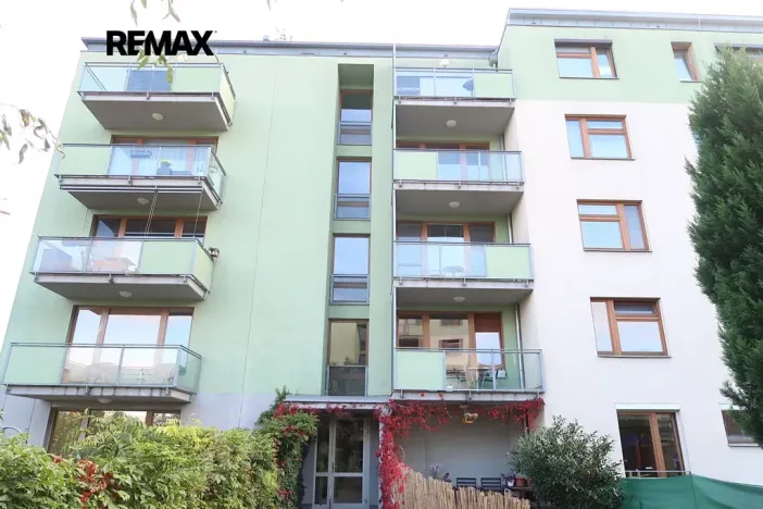 Pronájem bytu 1+kk, Praha - Hloubětín, Nepelova, 30 m2