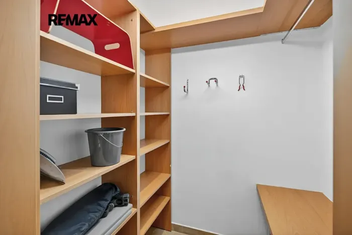 Pronájem bytu 2+kk, Praha - Záběhlice, Velenovského, 54 m2