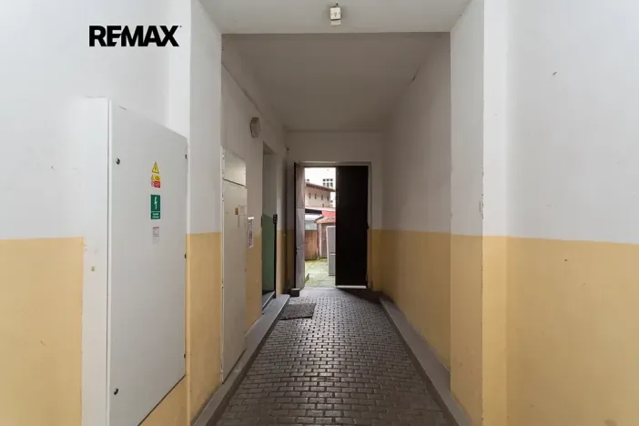 Pronájem skladu, Praha - Strašnice, Starostrašnická, 140 m2