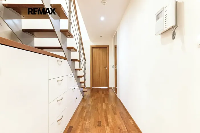 Pronájem bytu 3+kk, Praha - Žižkov, Ke kapslovně, 107 m2