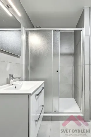 Pronájem bytu 2+kk, Praha - Bohnice, Zelenohorská, 47 m2