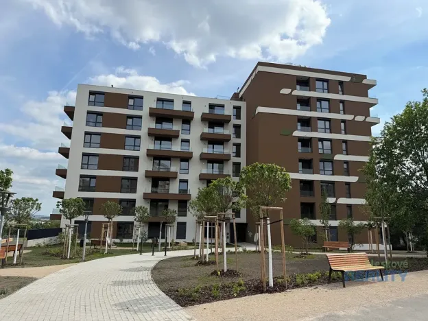Pronájem bytu 1+kk, Praha - Černý Most, Arnošta Valenty, 25 m2