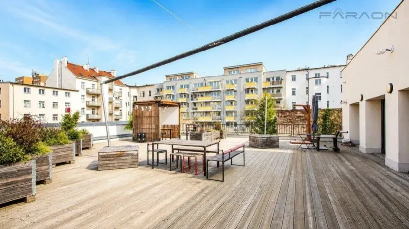 Pronájem kanceláře, Praha - Libeň, Drahobejlova, 705 m2