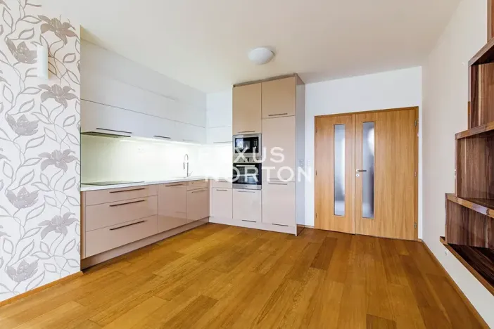 Pronájem bytu 3+kk, Praha - Hloubětín, Nademlejnská, 99 m2
