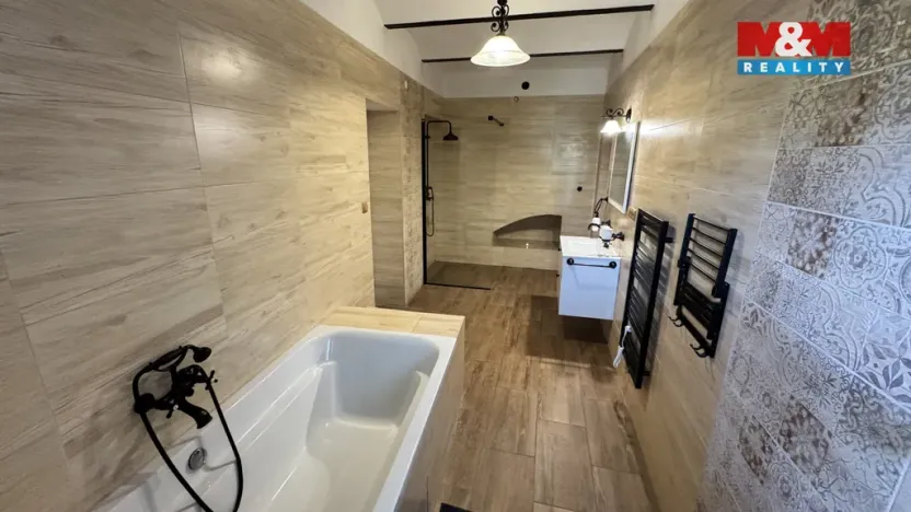 Prodej rodinného domu, Černovice, Dobešovská, 300 m2