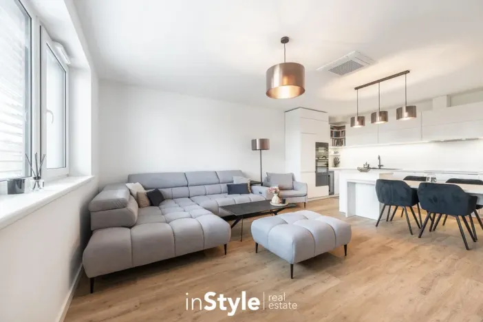 Pronájem bytu 2+kk, Staré Město, Velkomoravská, 71 m2