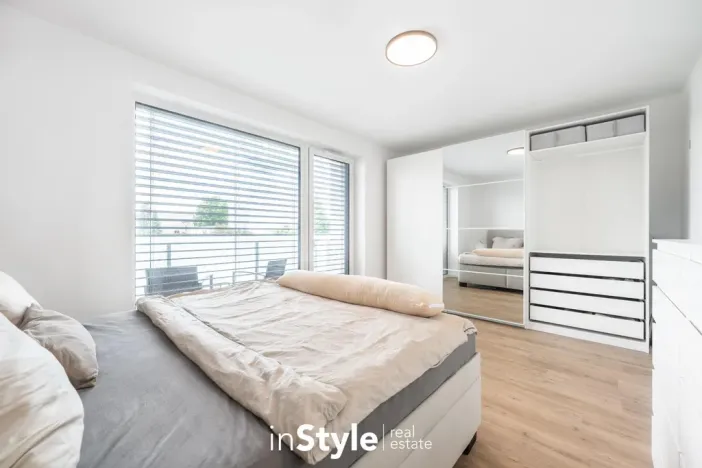 Pronájem bytu 2+kk, Staré Město, Velkomoravská, 71 m2