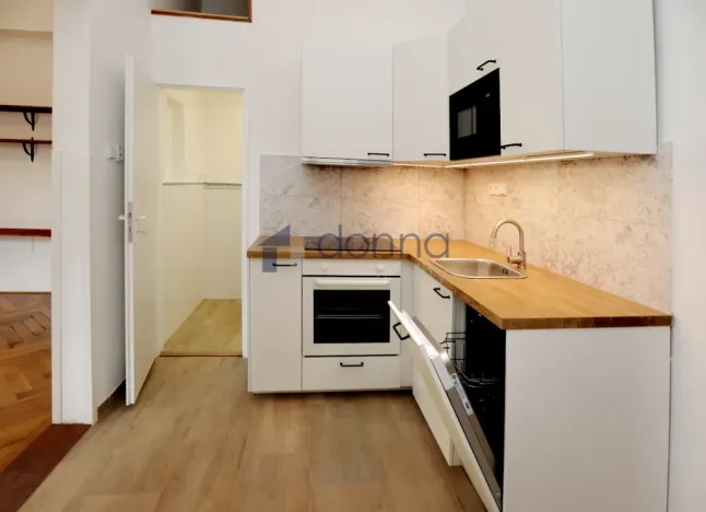 Pronájem bytu 2+1, Praha, Štěpánská, 48 m2