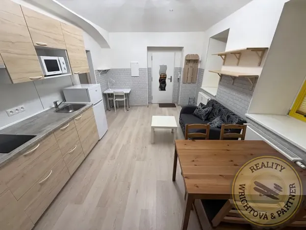Prodej bytu 2+kk, Praha - Libeň, Zenklova, 37 m2