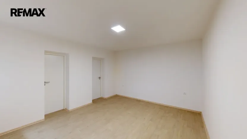 Prodej bytu 3+1, Odrovice, 220 m2