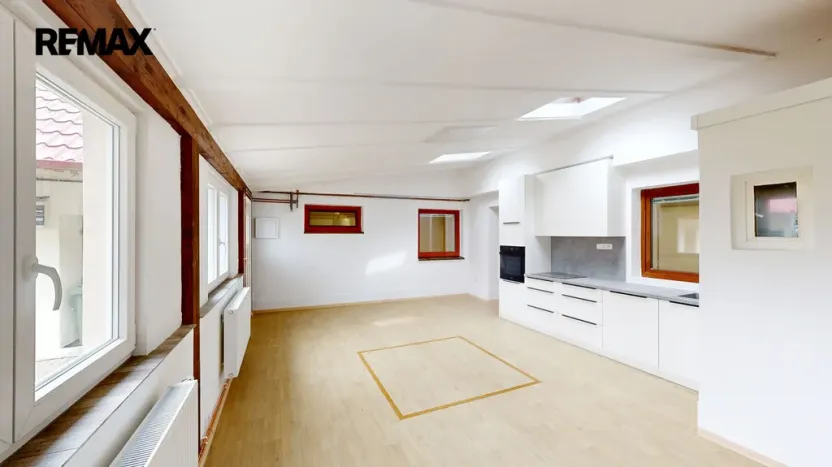 Prodej bytu 3+1, Odrovice, 220 m2