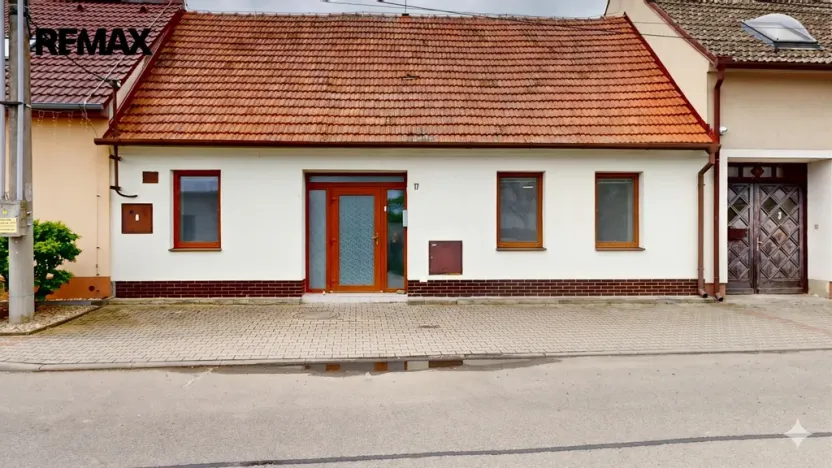 Prodej bytu 3+1, Odrovice, 220 m2