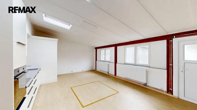 Prodej bytu 3+1, Odrovice, 220 m2