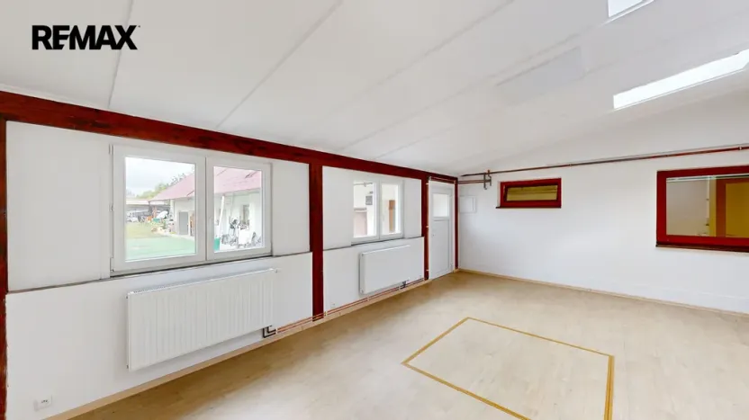 Prodej bytu 3+1, Odrovice, 220 m2