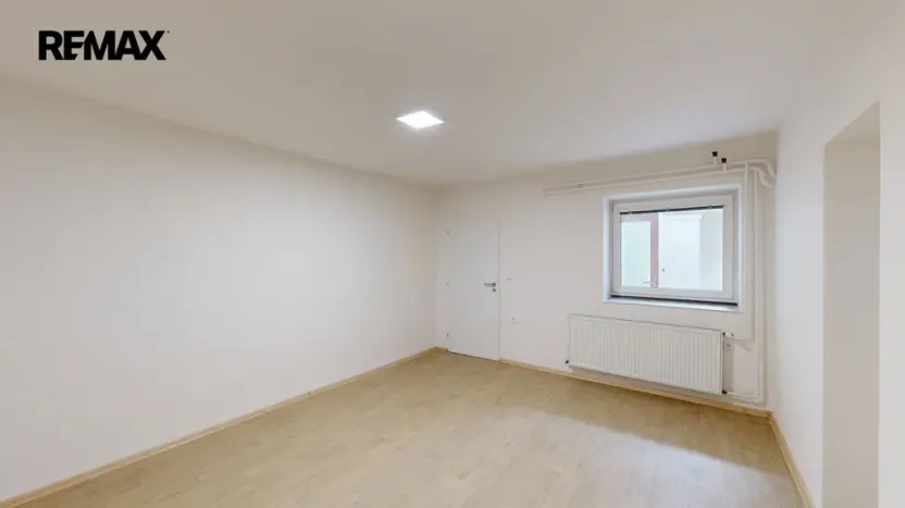 Prodej bytu 3+1, Odrovice, 220 m2