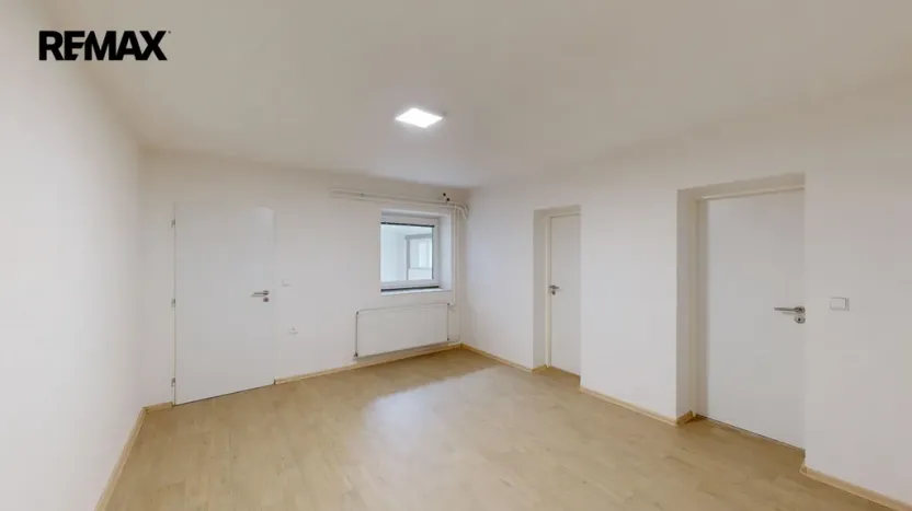 Prodej bytu 3+1, Odrovice, 220 m2