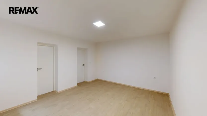 Prodej bytu 3+1, Odrovice, 220 m2
