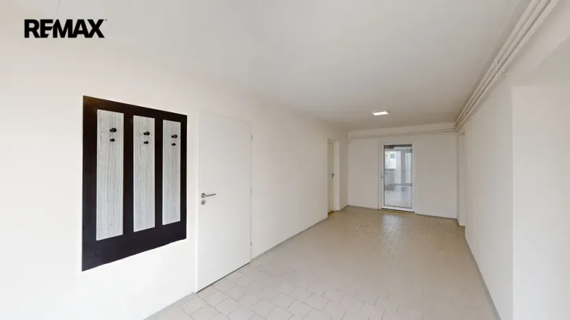 Prodej bytu 3+1, Odrovice, 220 m2