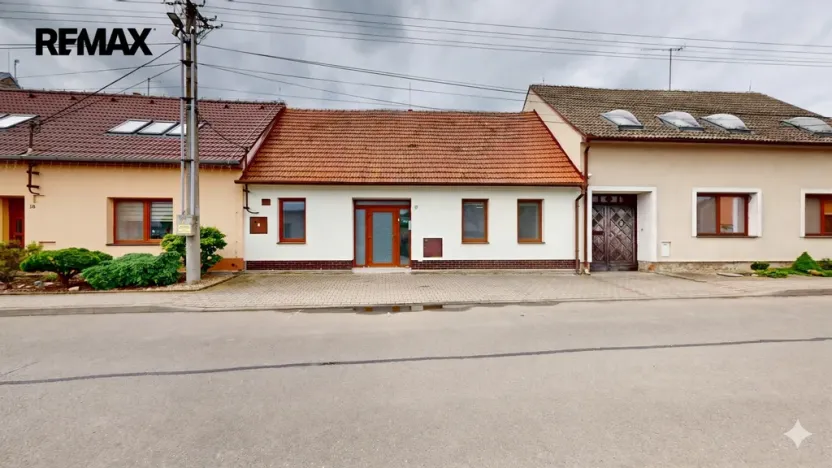 Prodej bytu 3+1, Odrovice, 220 m2