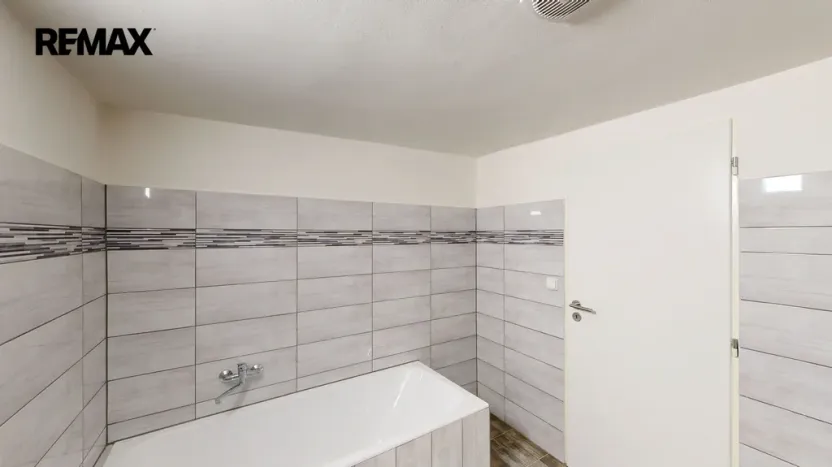 Prodej bytu 3+1, Odrovice, 220 m2