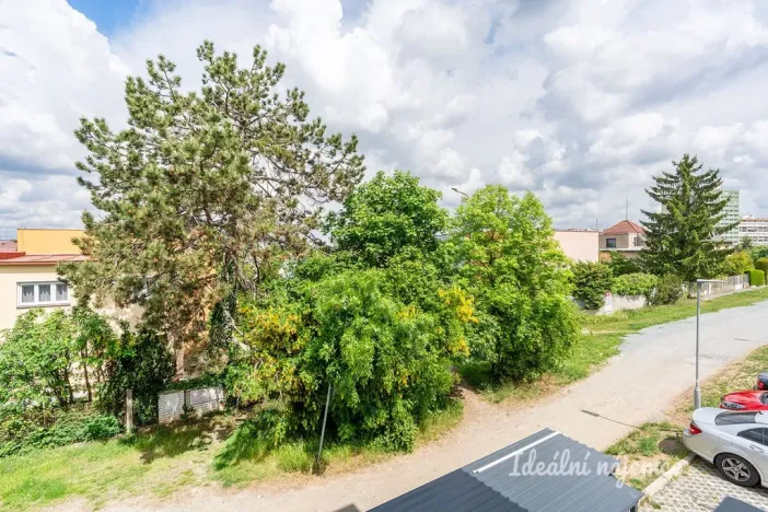 Pronájem bytu 1+kk, Praha - Lhotka, U Nového dvora, 31 m2