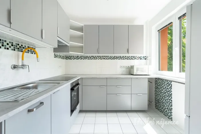 Pronájem bytu 3+1, Praha - Záběhlice, Božkovská, 75 m2