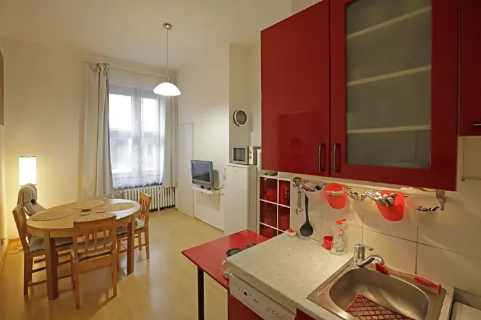 Pronájem bytu 2+kk, Praha - Karlín, Pobřežní, 40 m2
