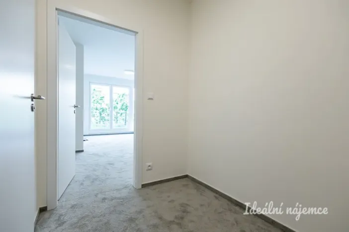 Pronájem bytu 2+kk, Praha - Vysočany, Gerstelova, 52 m2
