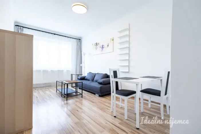 Pronájem bytu 2+kk, Praha - Libeň, Novákových, 43 m2