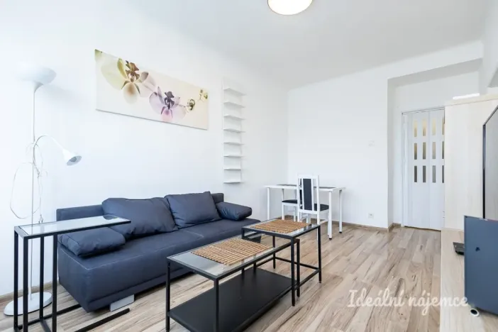 Pronájem bytu 2+kk, Praha - Libeň, Novákových, 43 m2