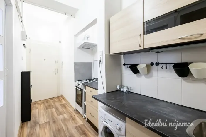 Pronájem bytu 2+kk, Praha - Libeň, Novákových, 43 m2
